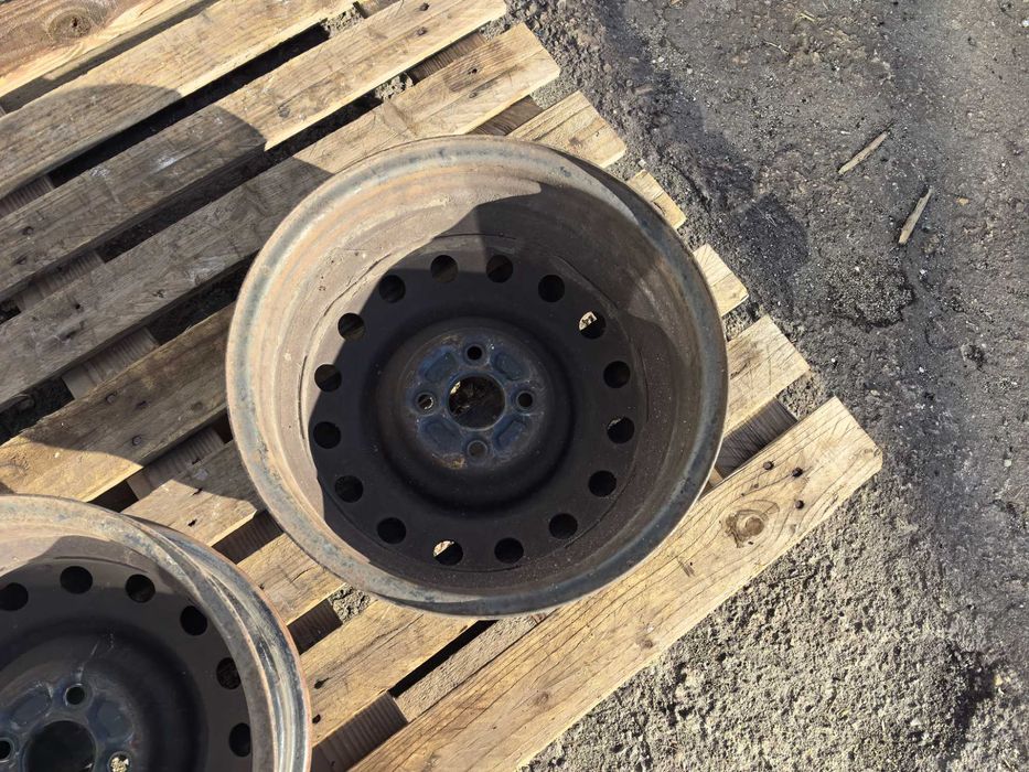 15 цола 4 х 100 мм Тойота / Кия / Хюндай / Сузуки - 6 Инча / ЕТ 45