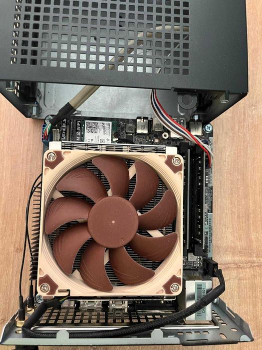 Mini PC ASRock DeskMini X300 AM4