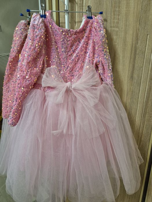 Платье для девочки нарядное