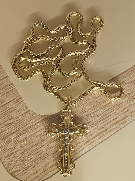 Золотые ювелирные изделия