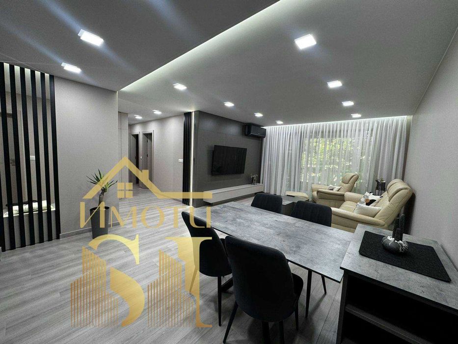 Дава се под наем Тристаен апартамент в Стара Загора, Център - 94 кв.м за 714 € - Снимка #1