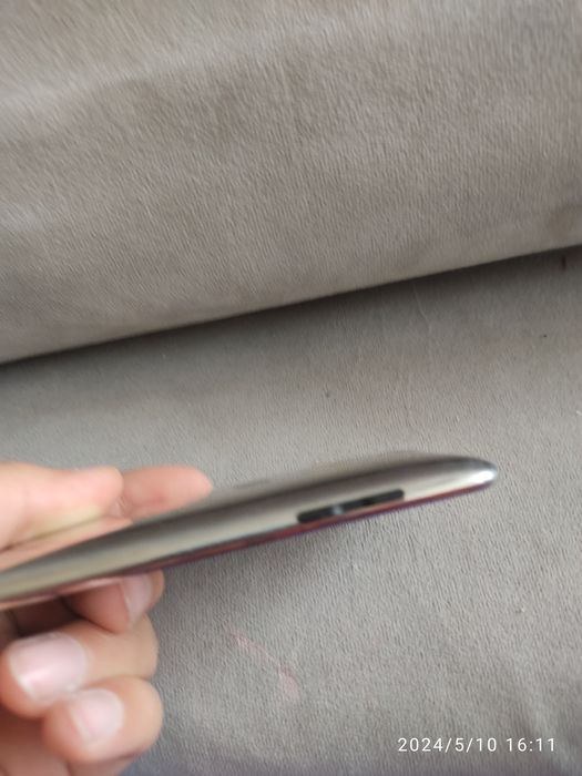 ipod 1 eng birinchi ayyifon