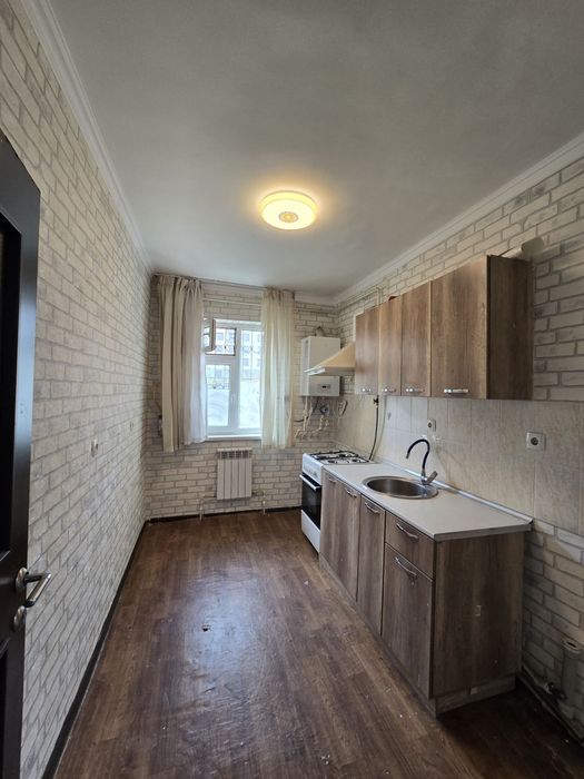 3/1/7.. Сергели 3а, Янгихает. Квартира 60 м², дом кирпич. Метро - 1 км