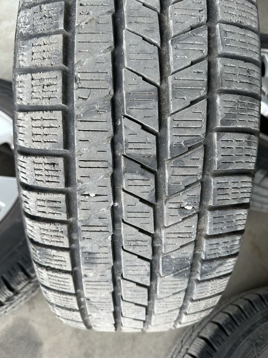 Зимни гуми Пирели 235/65 R17