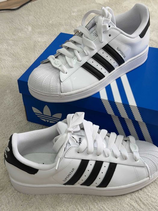 Продам кроссовки Adidas Superstar