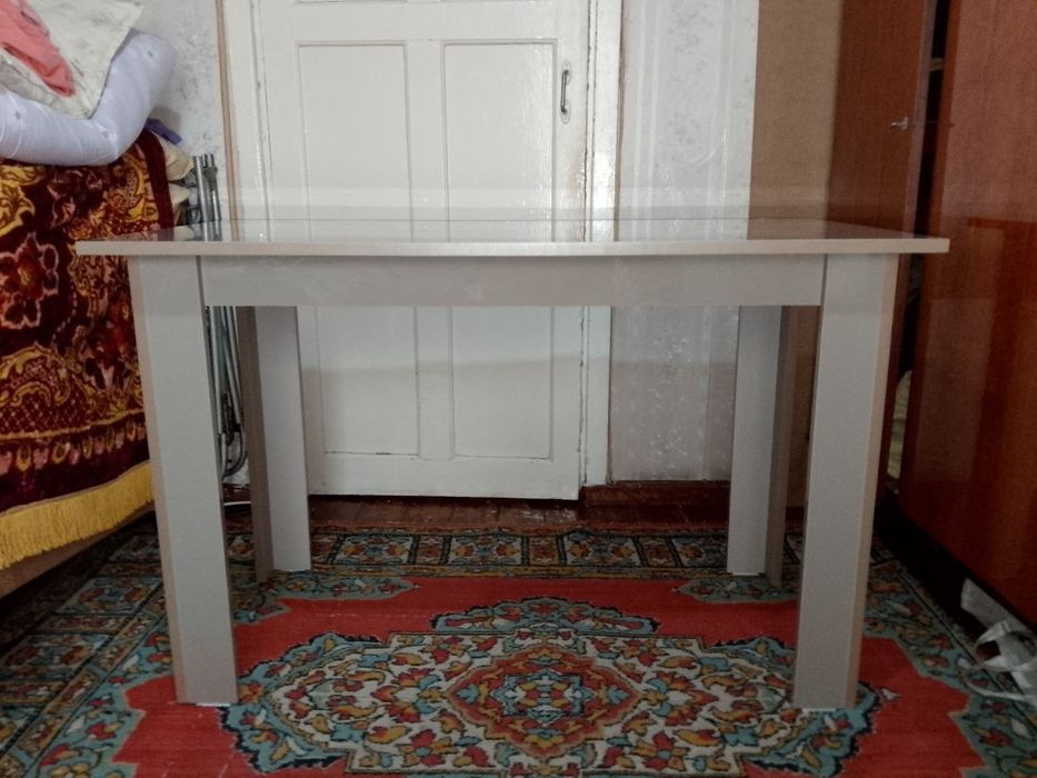 Продается кухонный стол