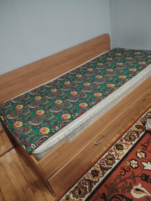 Продам кровать 20000