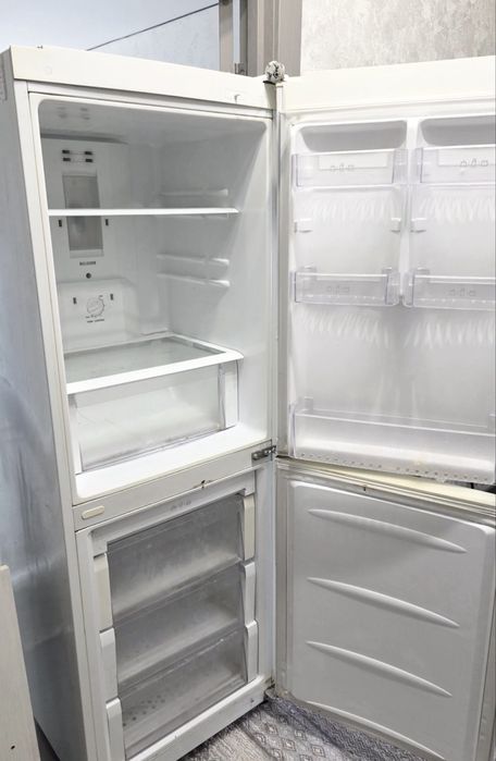 Продам Холодильник с Машинкой