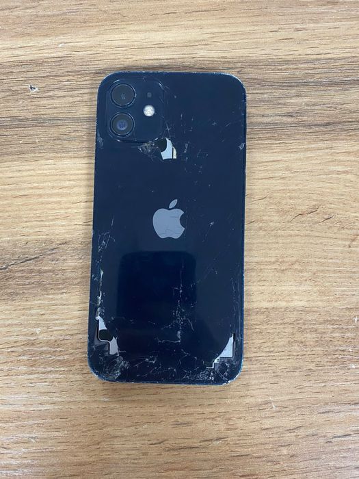 iPhone 12  128/4 емкость 73