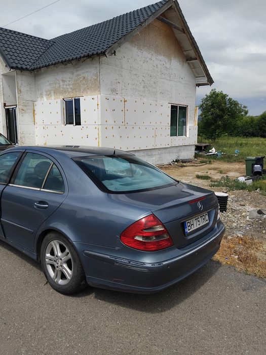 MERCEDES-BENZ E-Class 0 — imagine 4