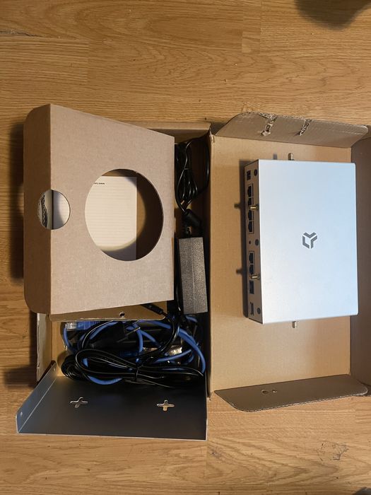 Turris Omnia, Router. Open Source, WiFi 6 (ax)