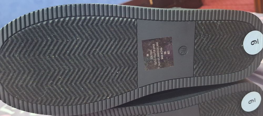 Продаётся  Угги 39-размер