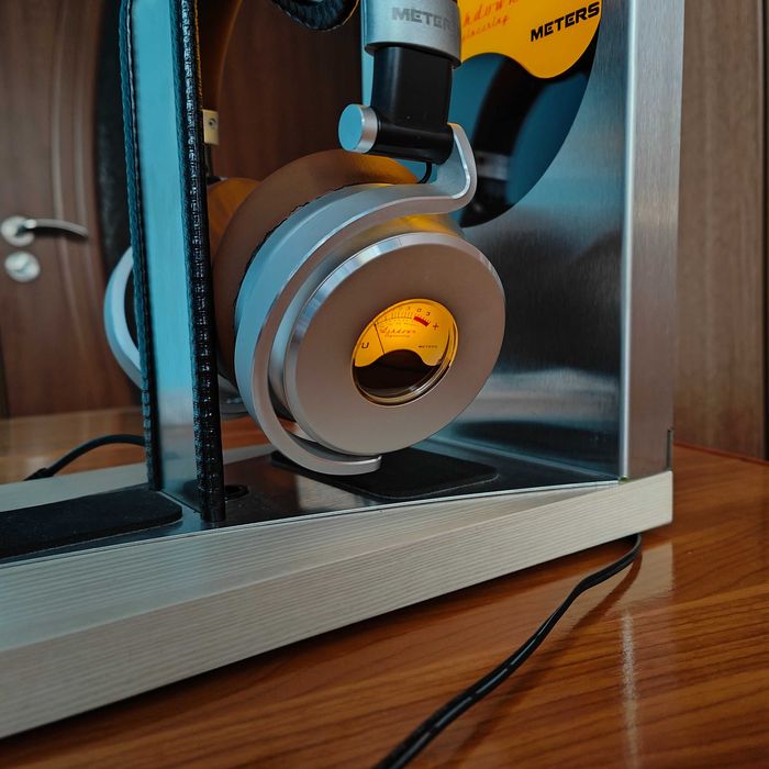 Casti Ashdown Meters OV-1 cu vumetre reale