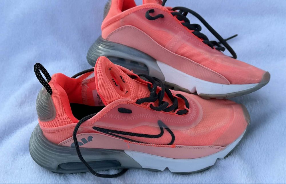 Nike Air Max 2090  Lava Glow Розови 38.5 момер