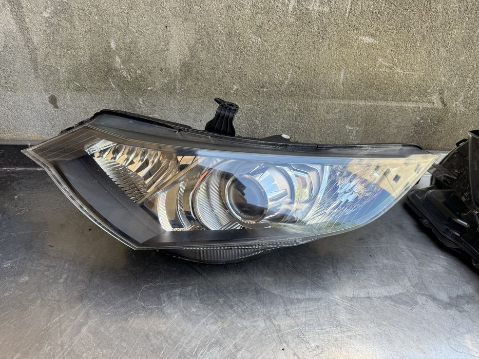 Far bixenon Honda Civic an 2012-2015 cod 33150TV0G112M1