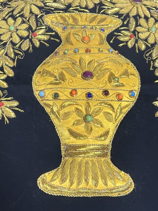 Настенное панно в технике Зардози в раме. Индийская ручная работа.