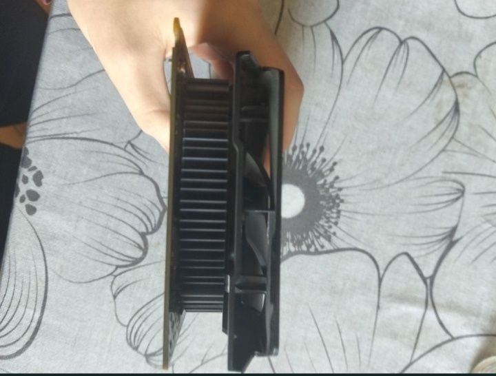 Vând Placa video gtx750 1gb 65 Ron (Citiți descrierea)