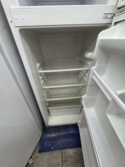 Хладирнек с фризер BEKO