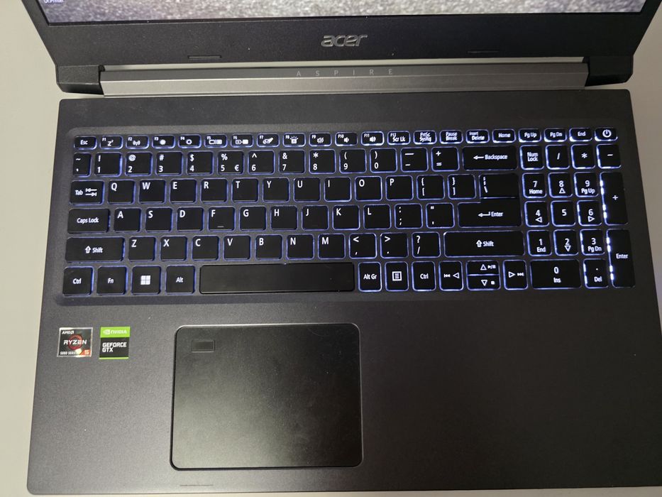 Vând laptop gaming Acer Aspire 7, Ryzen 5 5500U, GTX 1650