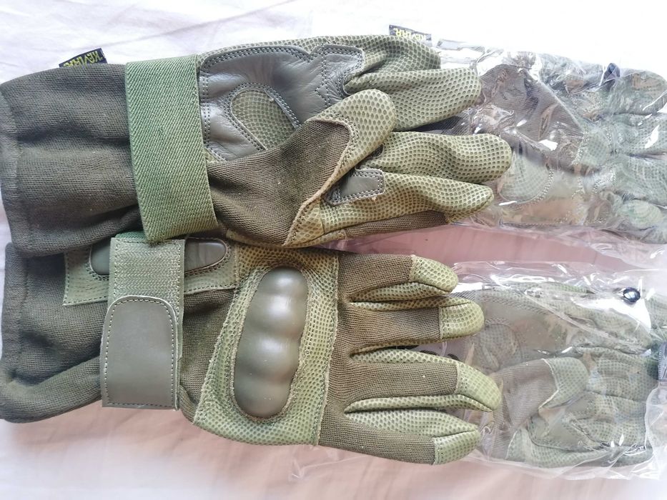 Genunchere și mănuși