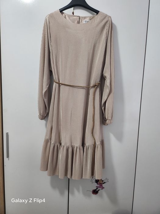 Lucy Рокля - универсален модел