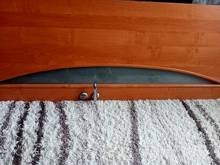 Продам дверь в хорошем состоянии