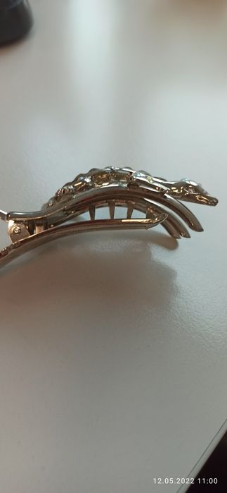 Заколка с камнями