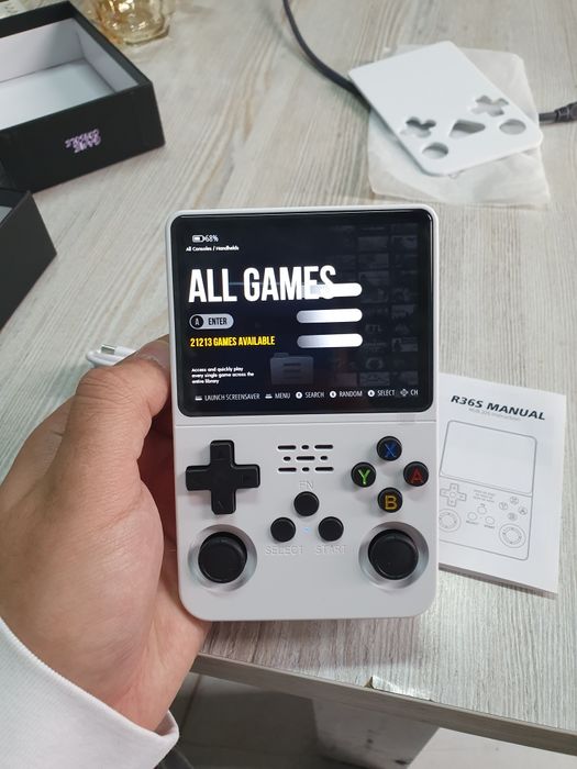 Портативная игровая консоль с 20 000+ игр!