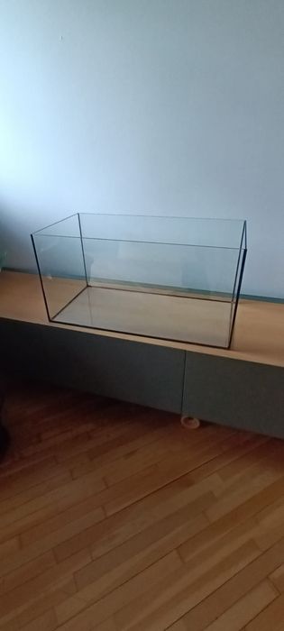 De vinzare acvariu, dimensiuni, 60×30×30,grosime sticla 4mm