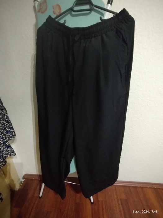 Pantaloni foarte evazați ,unisex, mărime L