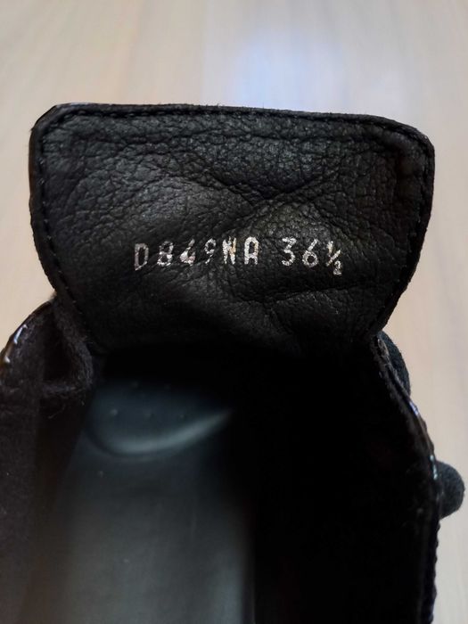 Pantofi Geox Respira   din piele lăcuită.