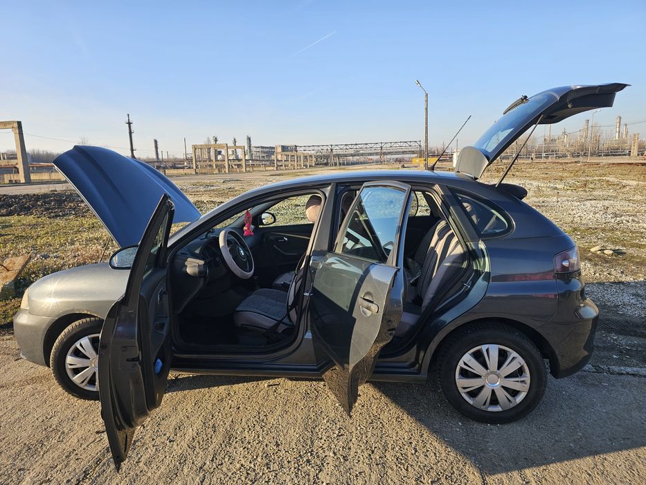Vând Seat Ibiza 2006 /1.2 ; benzina ,Pitești . Proprietar .