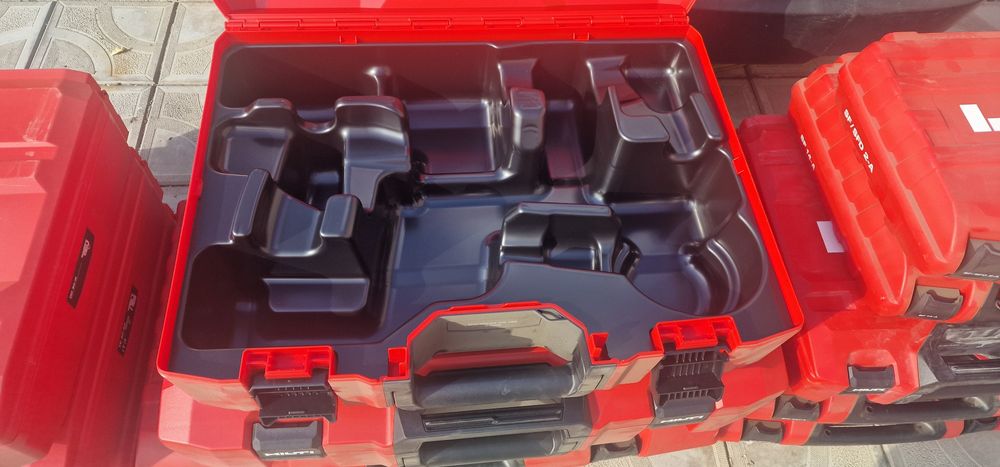 Празни куфари HILTI