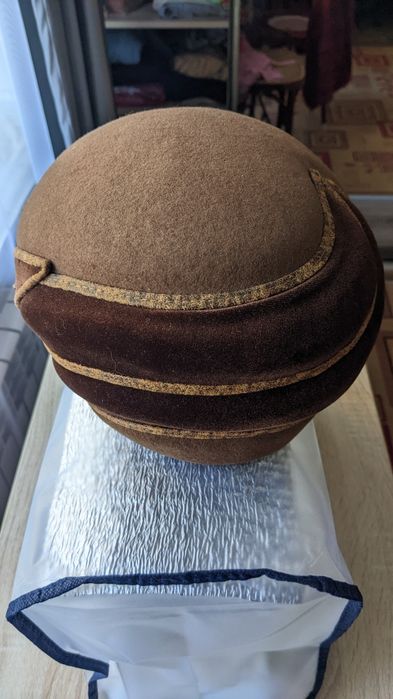 Продам женскую шапку