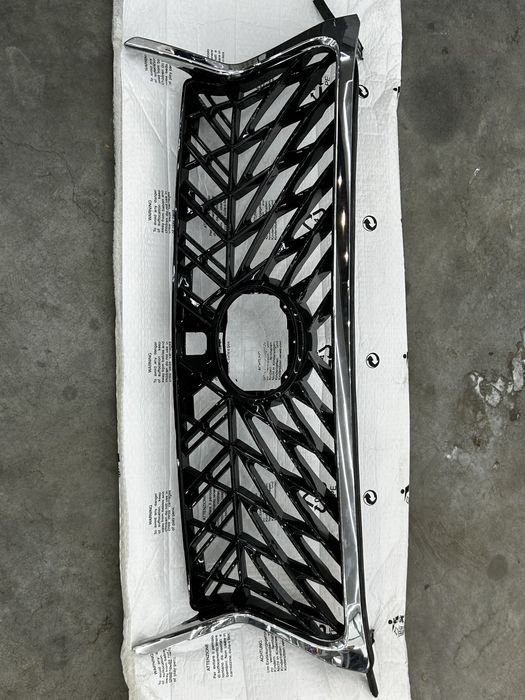 Решетка Lexus LX570