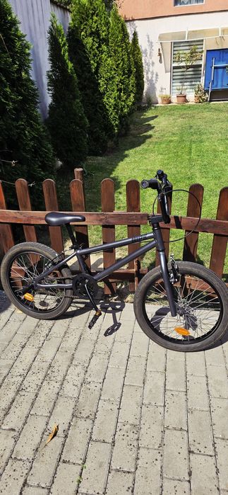 Bicicletă BMX 20 inch – stare foarte bună, tuburi metalice adăugate