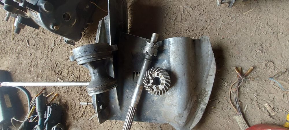 Лодочный двигатель