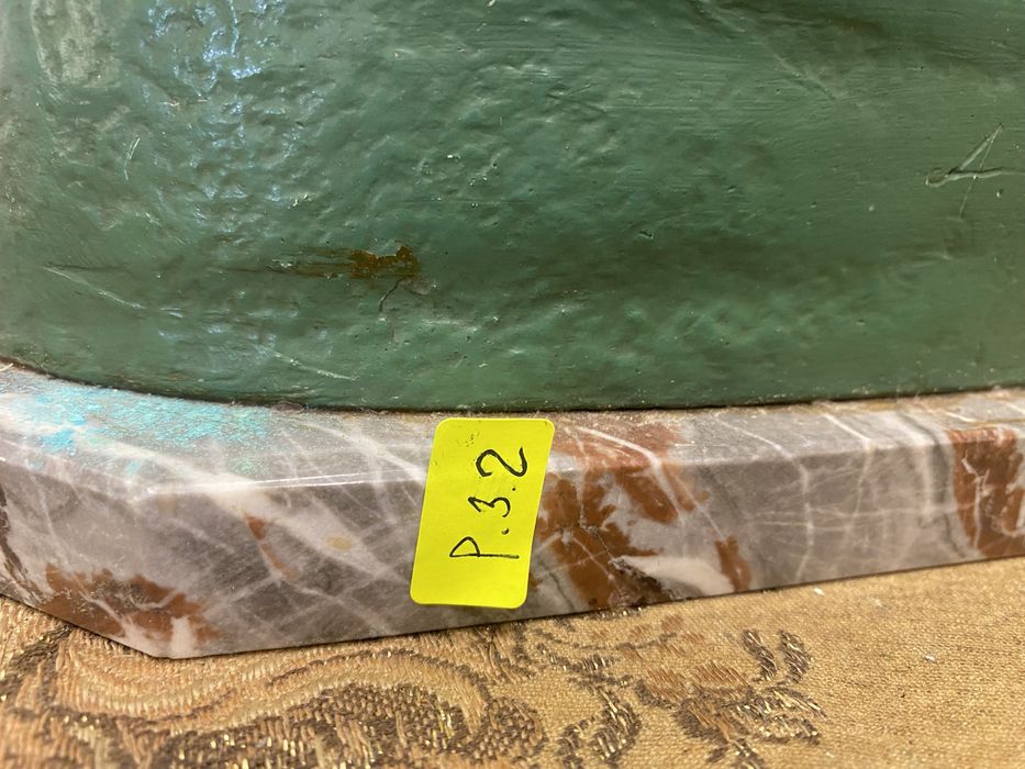 Френски порцеланов бюст исус