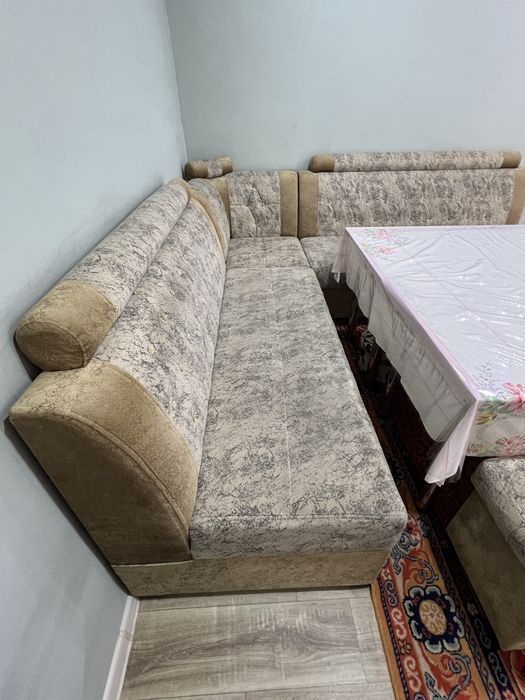 Продам мягкий уголок/ Юмшок угол диван сотаман