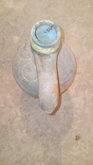 Антики: Грънци,чайници, бъклица, др