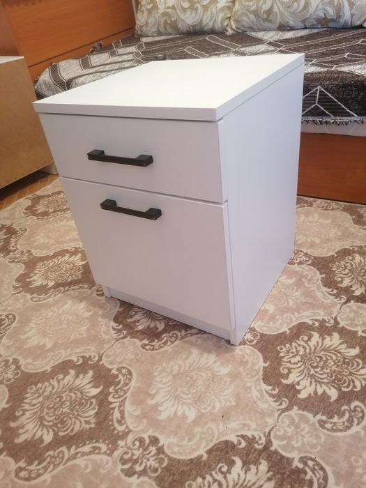 Нощни шкафчетааа