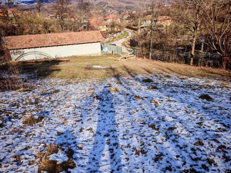 Teren intravilan de vânzare