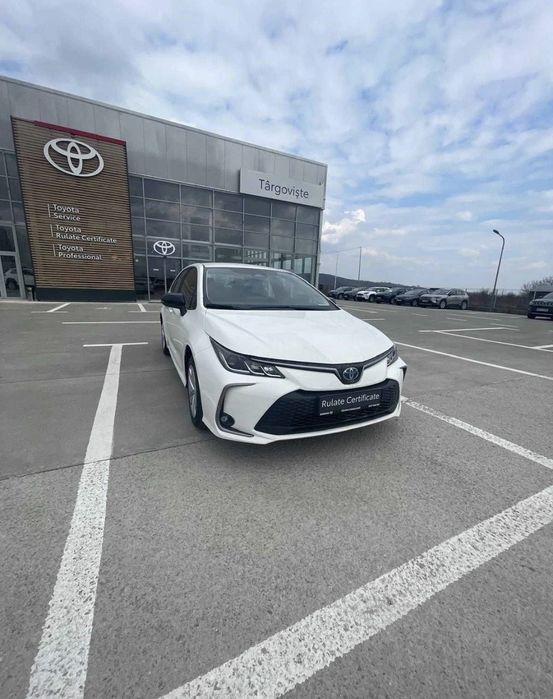 Bolt  Corolla  inchiriez