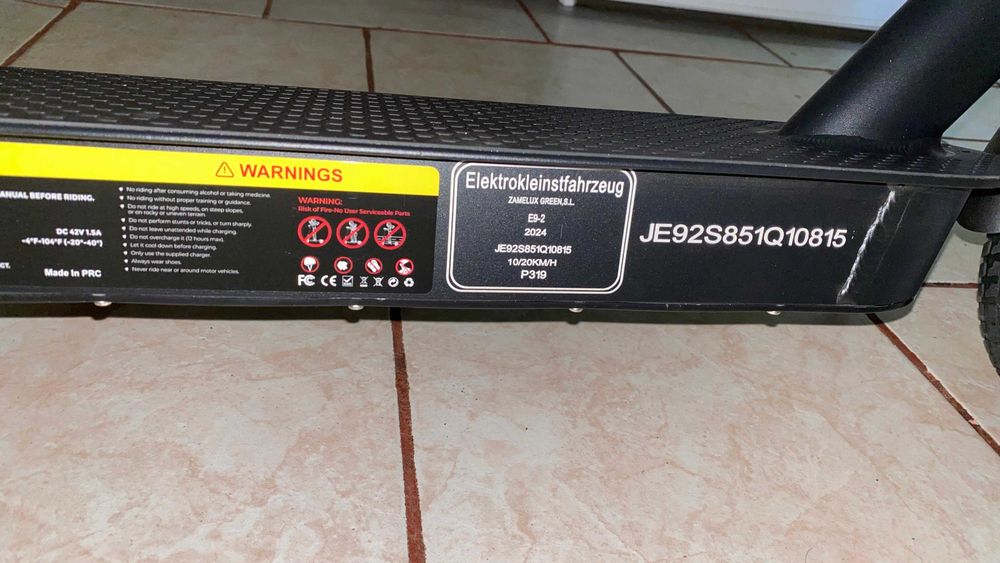SIGILATA Trotinetă electrică ZWheel E9 PRO autonomie 25-30km 350W roți pline