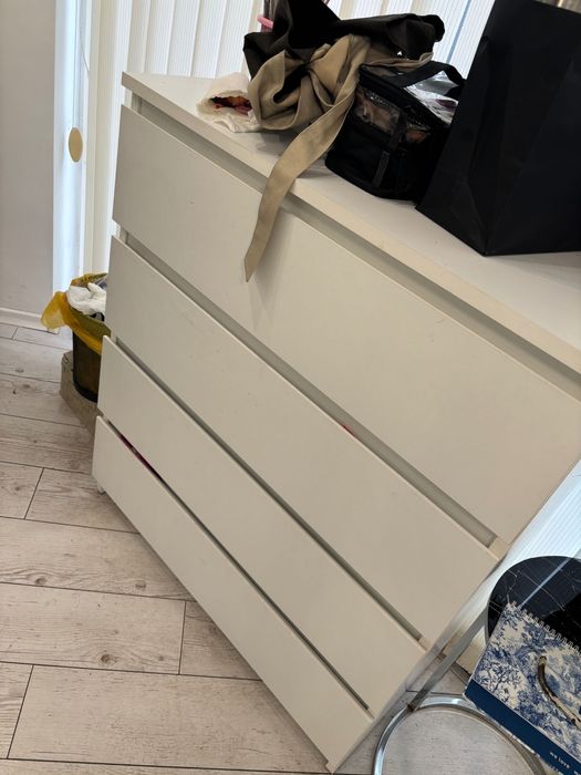 Бюро за маникюр със стол