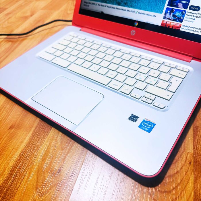 Laptop HP ChromeBook Rosu UltraSlim, Intel Celeron, HDMI