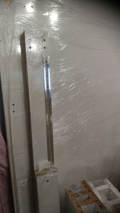 Masa alba  fara scaune