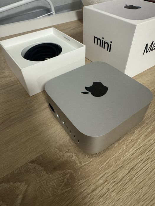 Mac mini with Apple M4 chip
