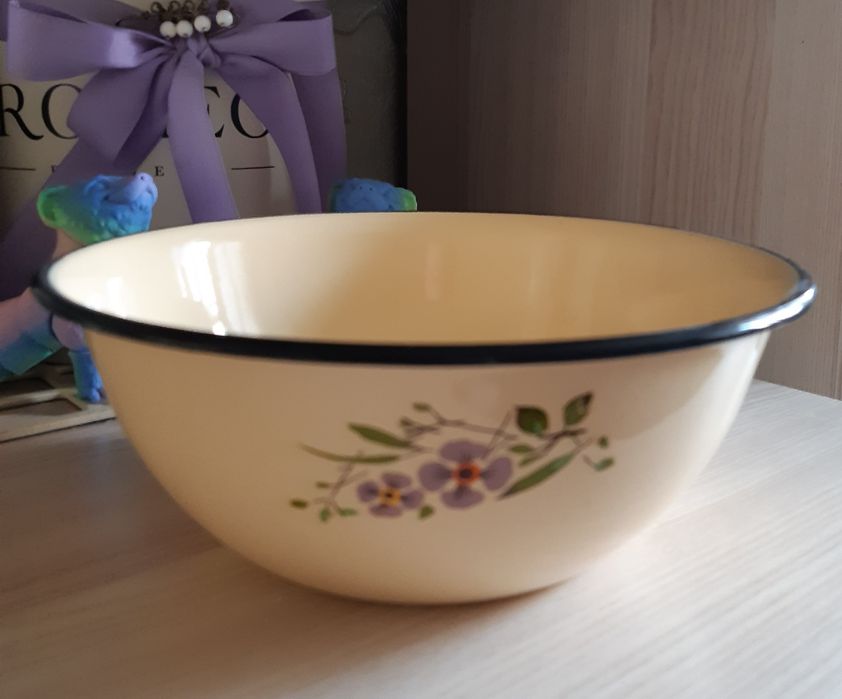 Чайник 0,900 литров  новый