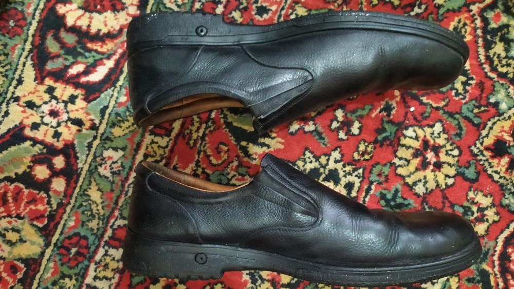 Продам Сотилади туфли качество кожа 46 размер Германия